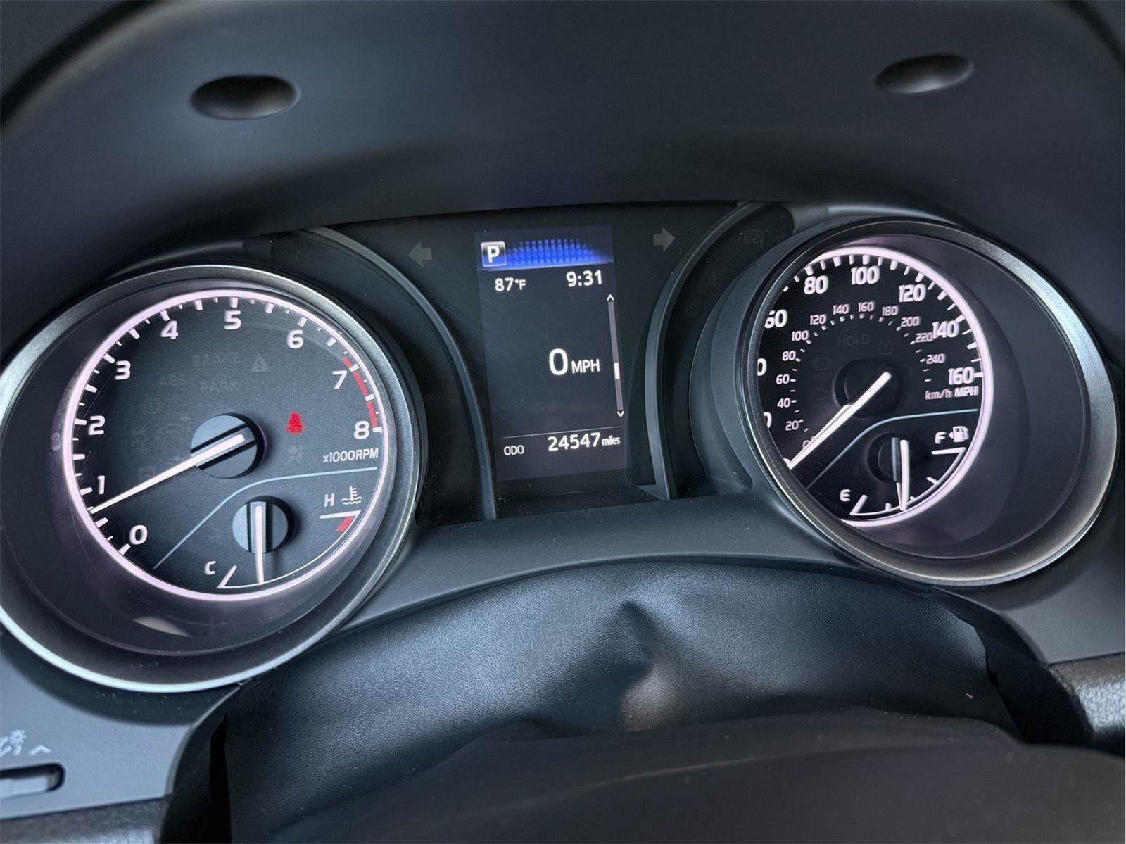 Used 2022 Toyota Camry SE FWD image 14