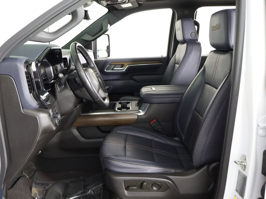 Used 2024 Chevrolet Silverado 2500 High Country w/ High Country Premium Package AWD/4WD image 37