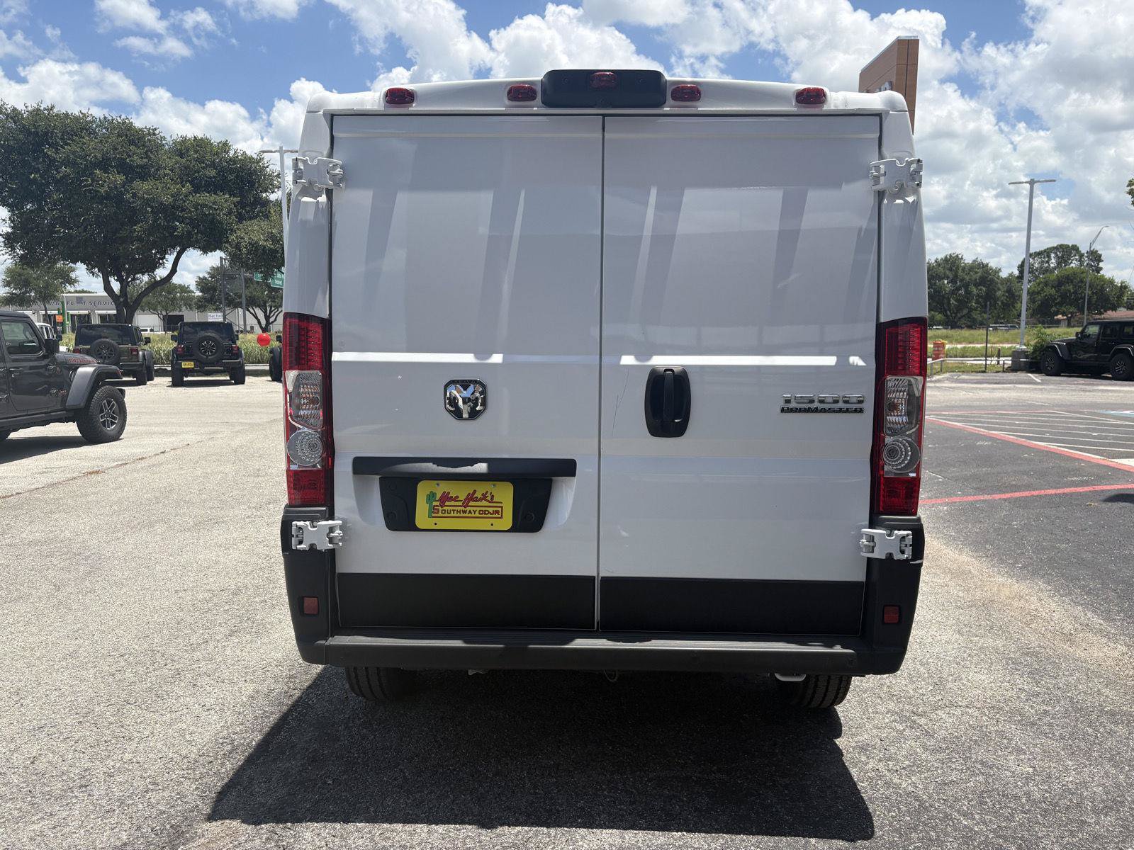New 2026 RAM ProMaster 1500 w/ Convenience Group FWD image 4