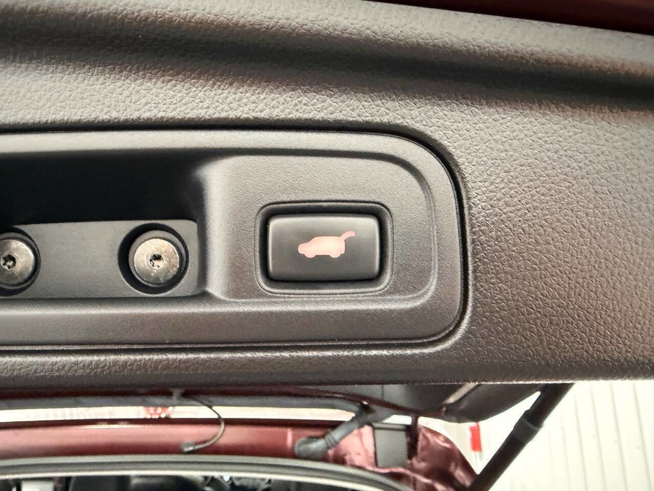 Used 2019 Honda Pilot Touring image 16