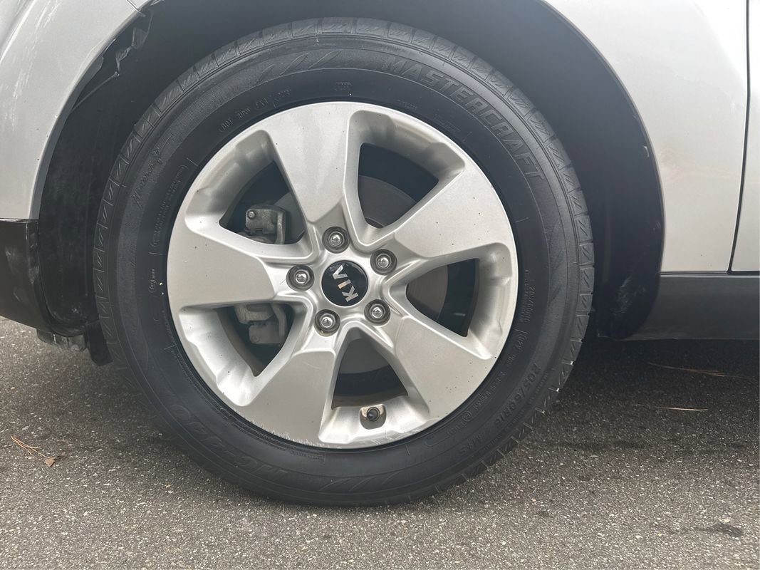 Used 2017 Kia Soul image 32