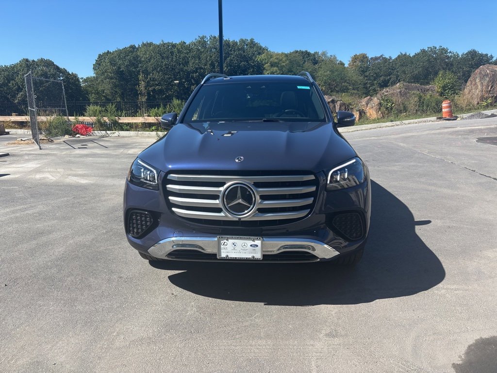 Used 2025 Mercedes-Benz GLS 450 4MATIC image 2
