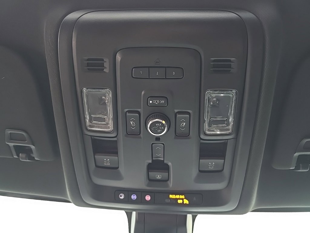 Used 2022 Chevrolet Suburban Premier image 20