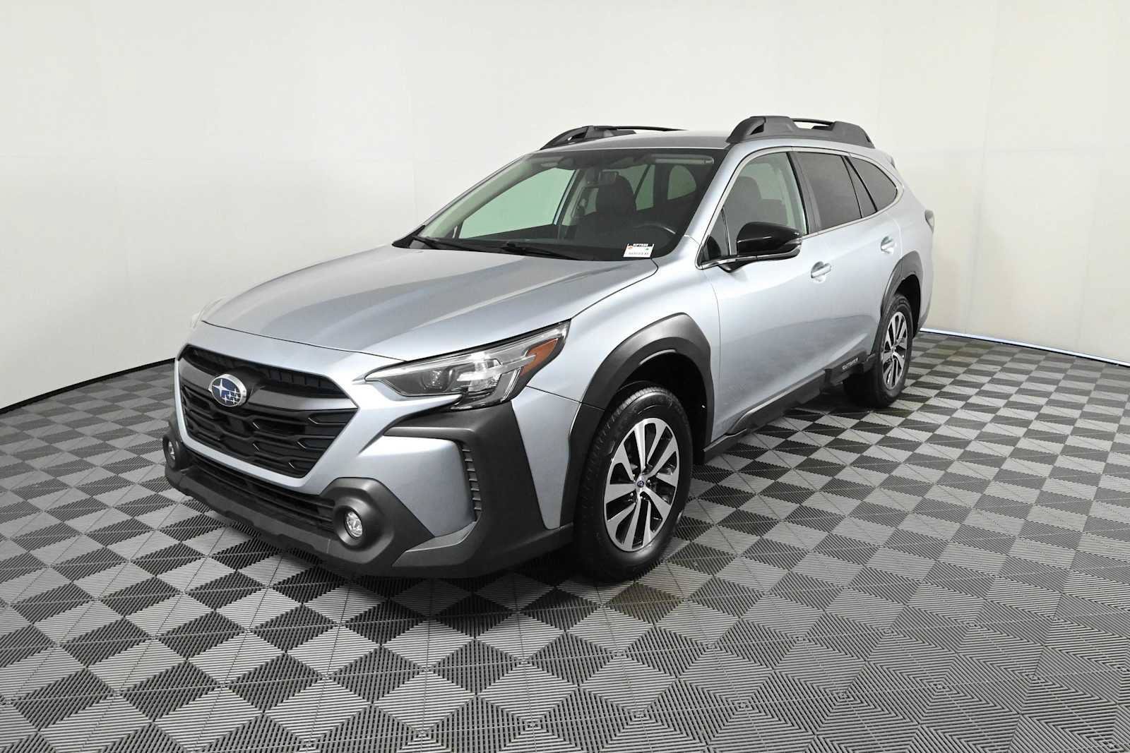 Used 2023 Subaru Outback Premium w/ Popular Package #1 AWD/4WD image 2