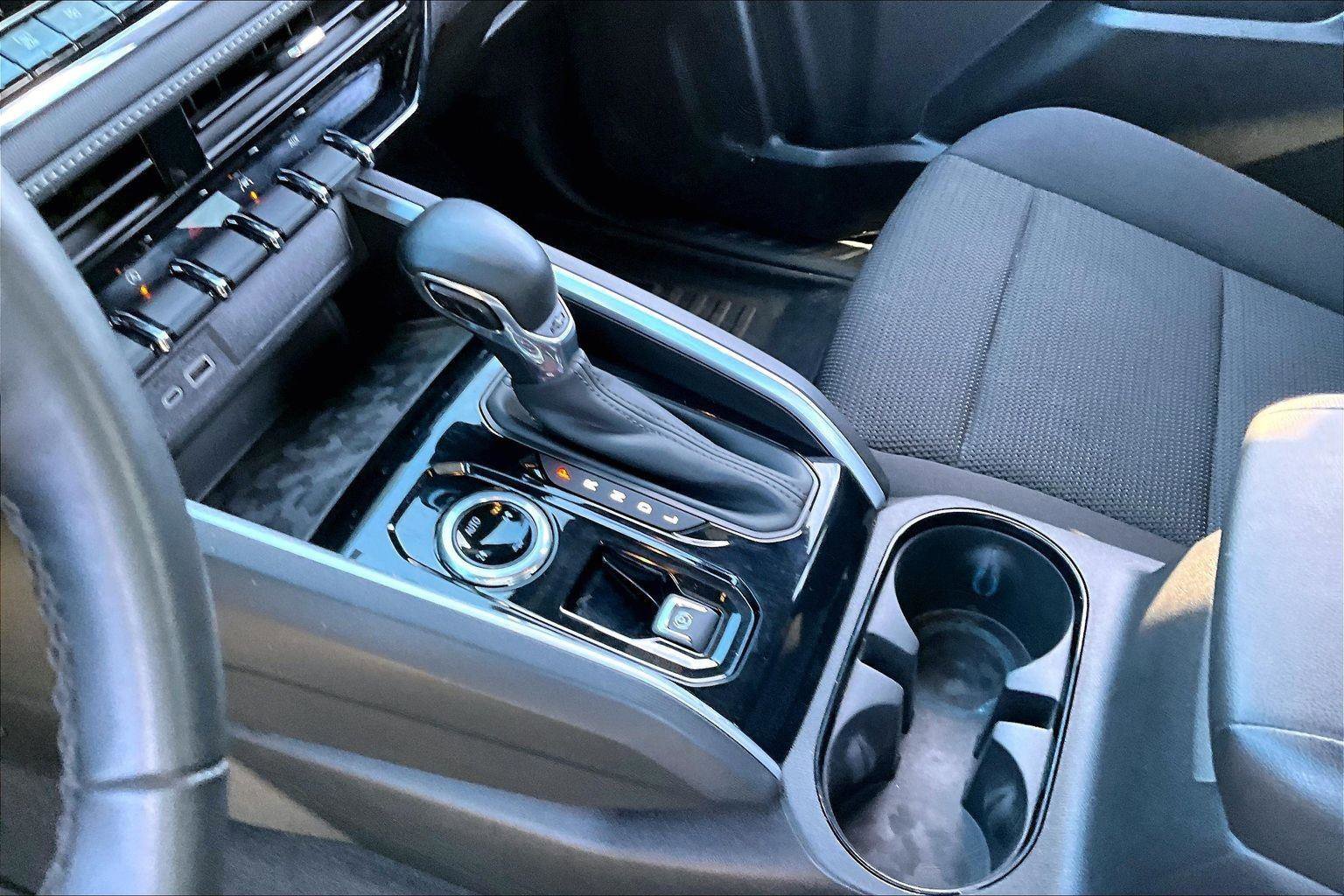 Used 2023 Chevrolet Colorado LT w/ LT Convenience Package image 14