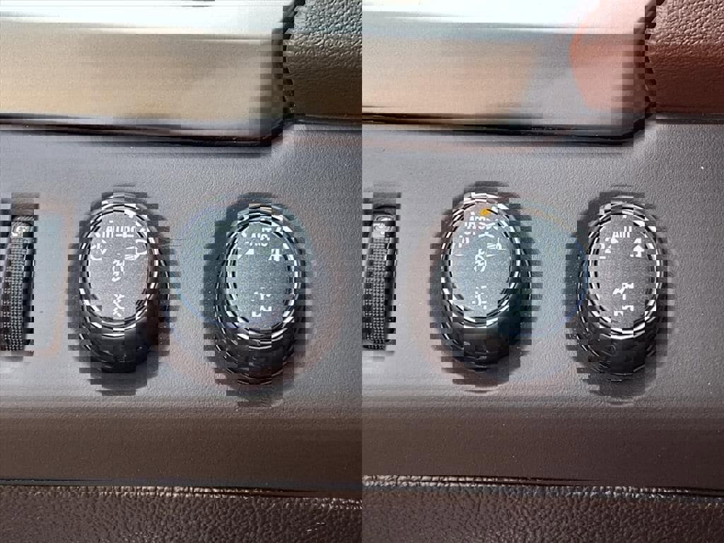 Used 2016 Chevrolet Suburban LTZ AWD/4WD image 19