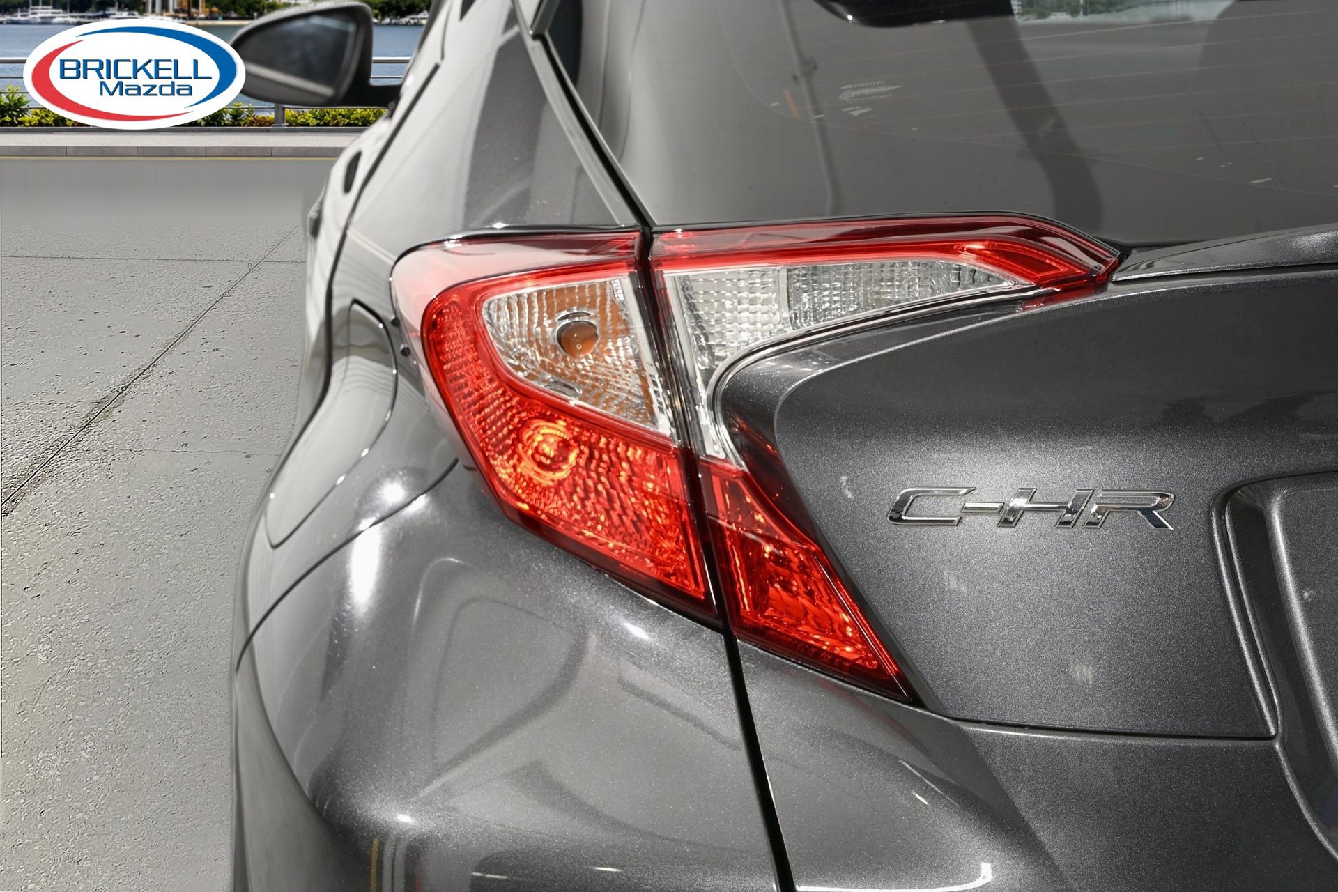 Used 2018 Toyota C-HR XLE FWD image 11