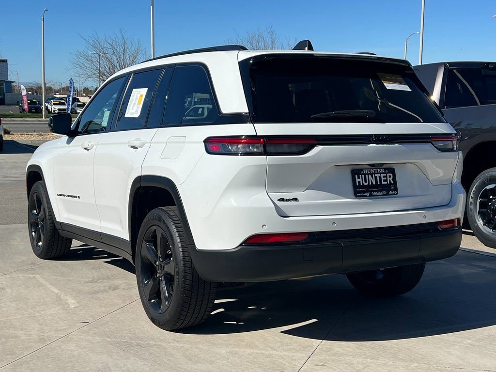 Certified 2023 Jeep Grand Cherokee Altitude image 5