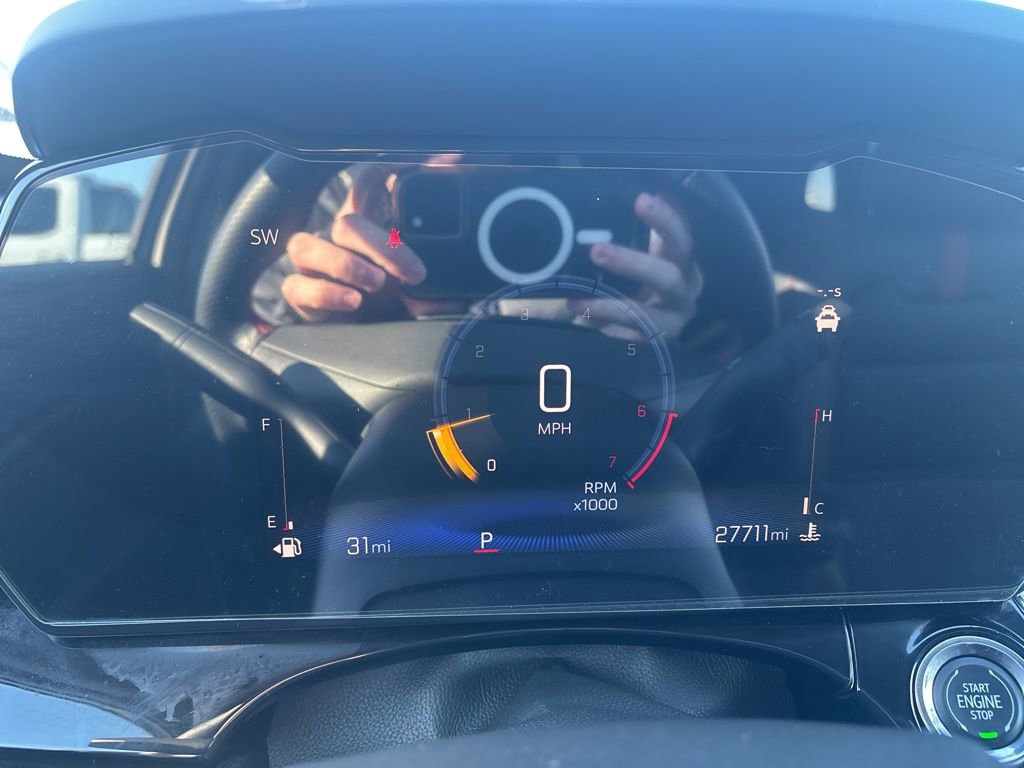 Used 2025 Chevrolet Trax RS w/ Sunroof Package image 23