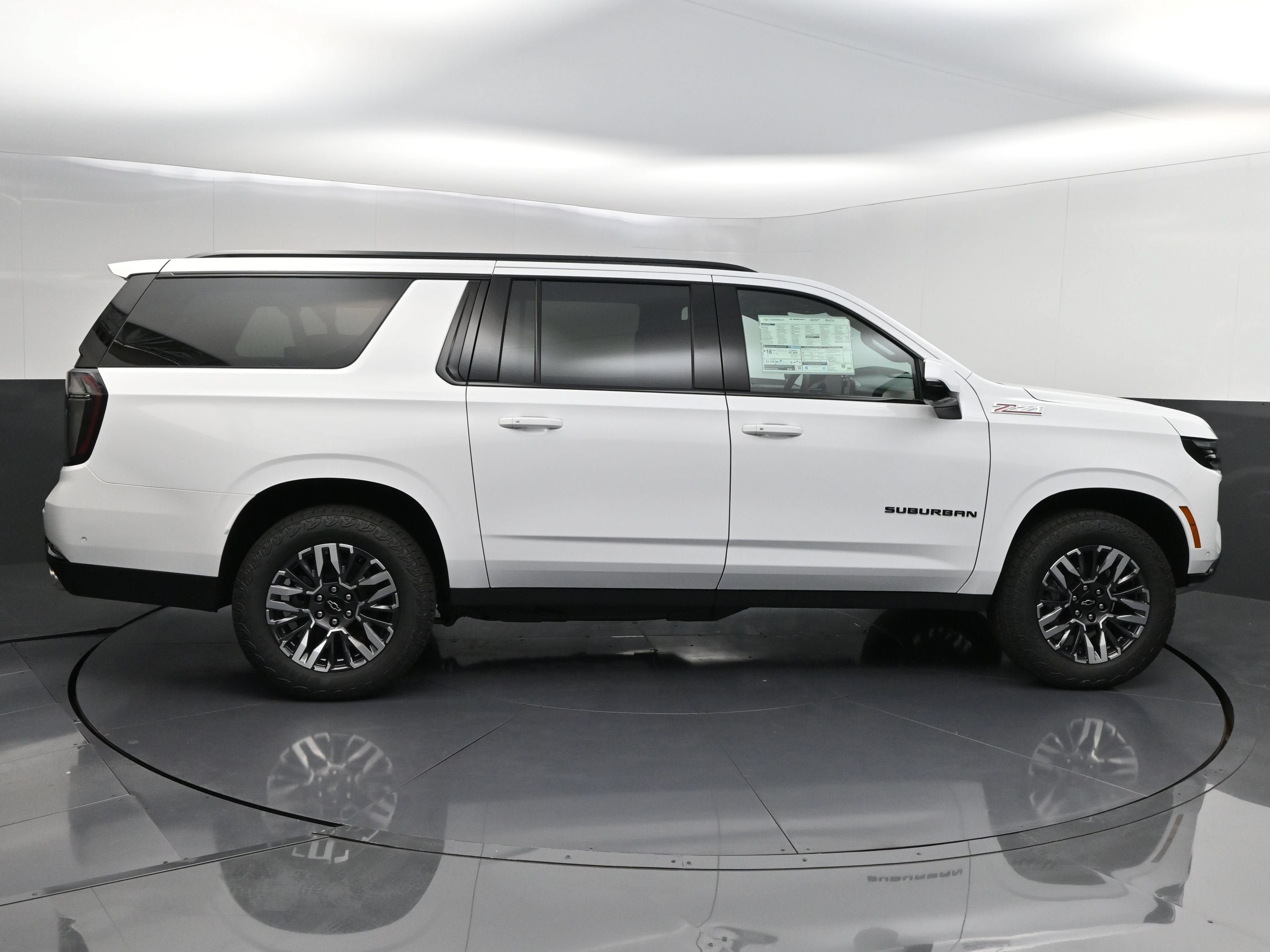 New 2026 Chevrolet Suburban Z71 w/ Z71 Off-Road Package AWD/4WD image 8