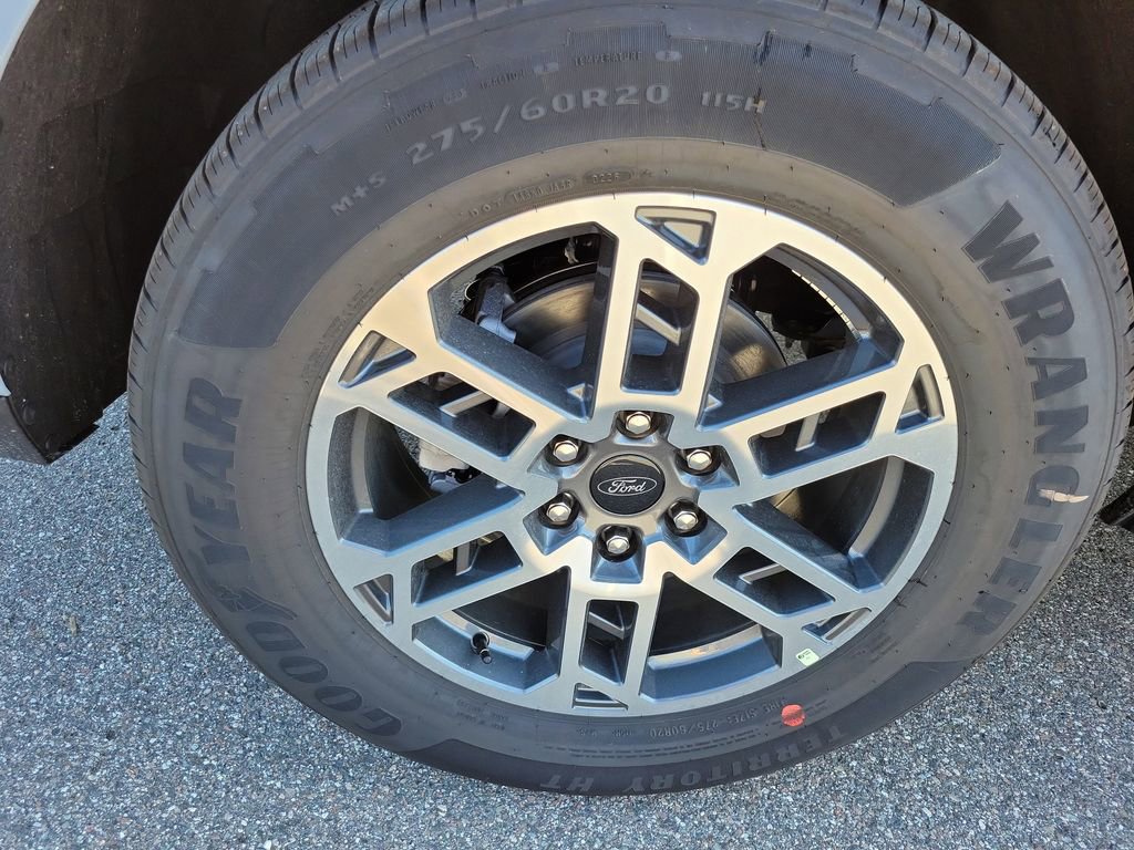 New 2026 Ford Expedition Active image 6