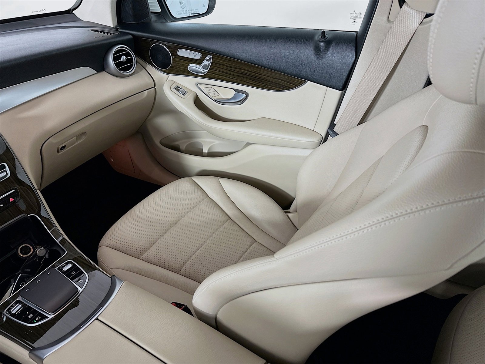 Used 2020 Mercedes-Benz GLC 300 4MATIC image 20