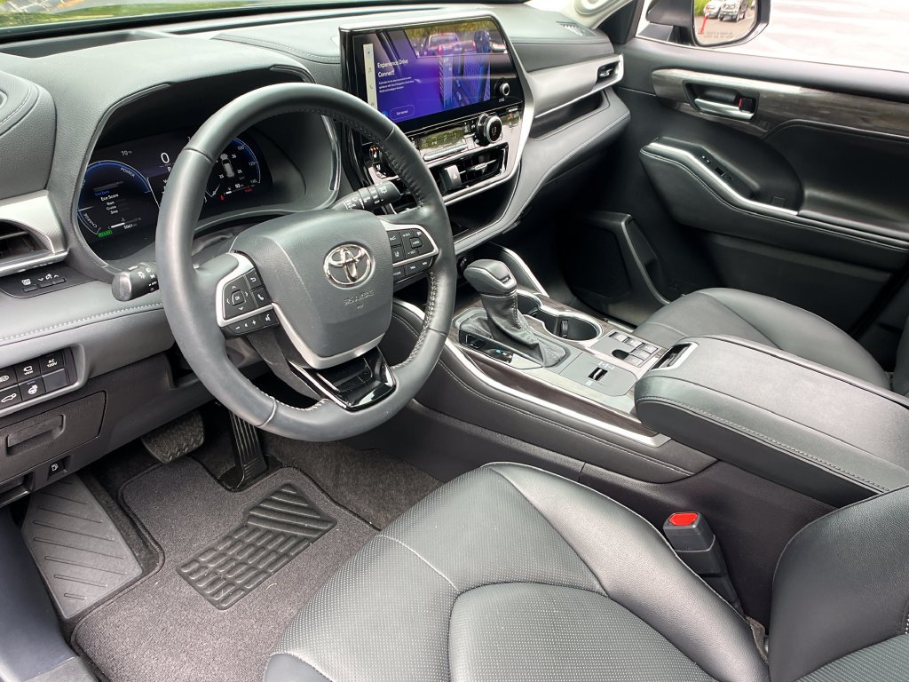Used 2026 Toyota Highlander Platinum AWD/4WD image 10