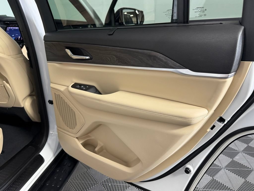 Certified 2025 Jeep Grand Cherokee L Limited w/ Luxury Tech Group II RWD image 29