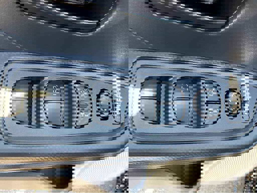 New 2025 Nissan Versa S w/ Trunk Package image 19