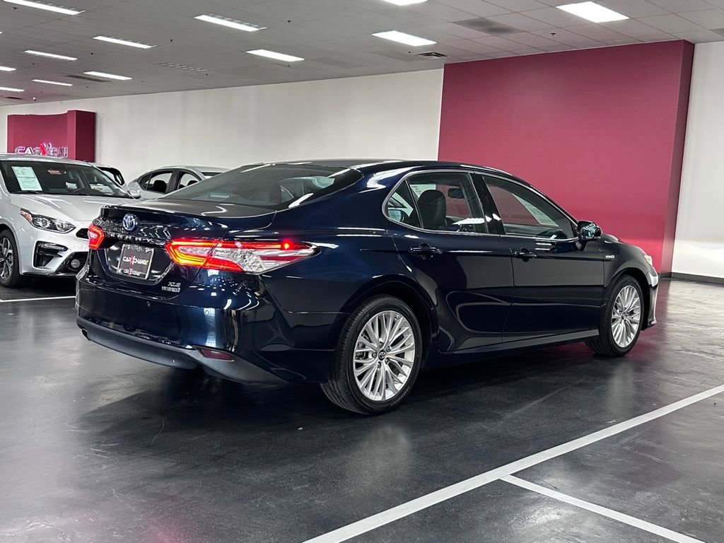 Used 2018 Toyota Camry XLE image 7