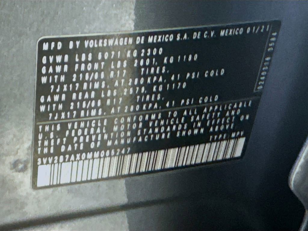 Used 2021 Volkswagen Tiguan SE image 39