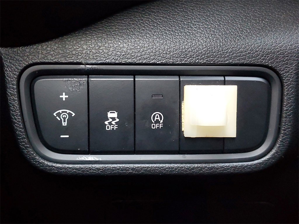 Certified 2024 Kia Soul LX w/ Option Group 015 image 30