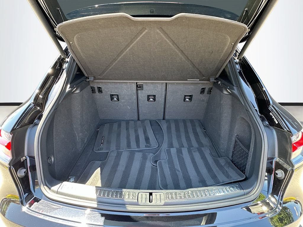 Certified 2023 Porsche Macan AWD/4WD image 28