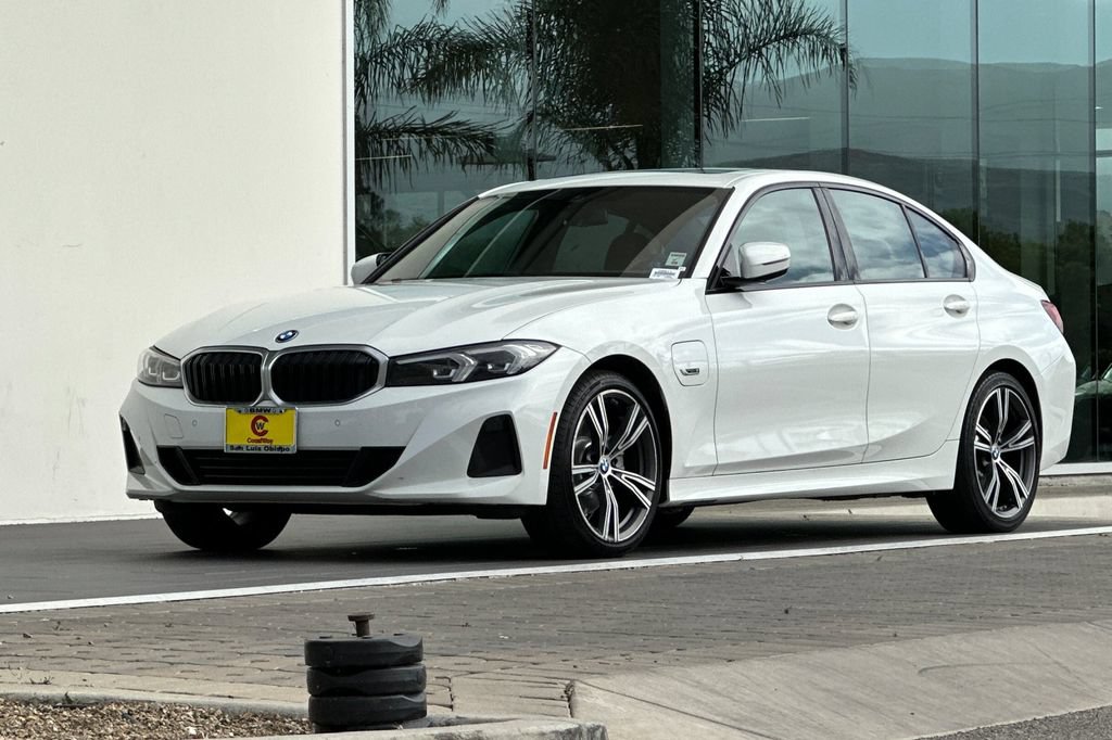 Used 2023 BMW 330e w/ Premium Package RWD image 7