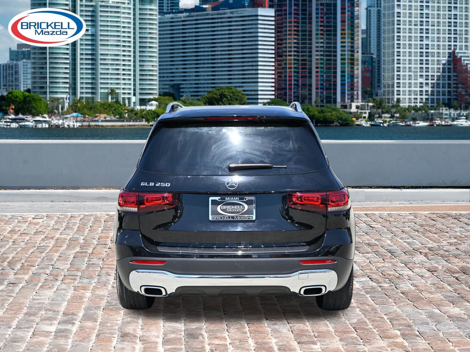 Used 2022 Mercedes-Benz GLB 250 w/ Premium Package Lite image 3
