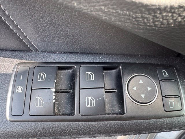 Used 2014 Mercedes-Benz E 550 4MATIC Sedan image 11