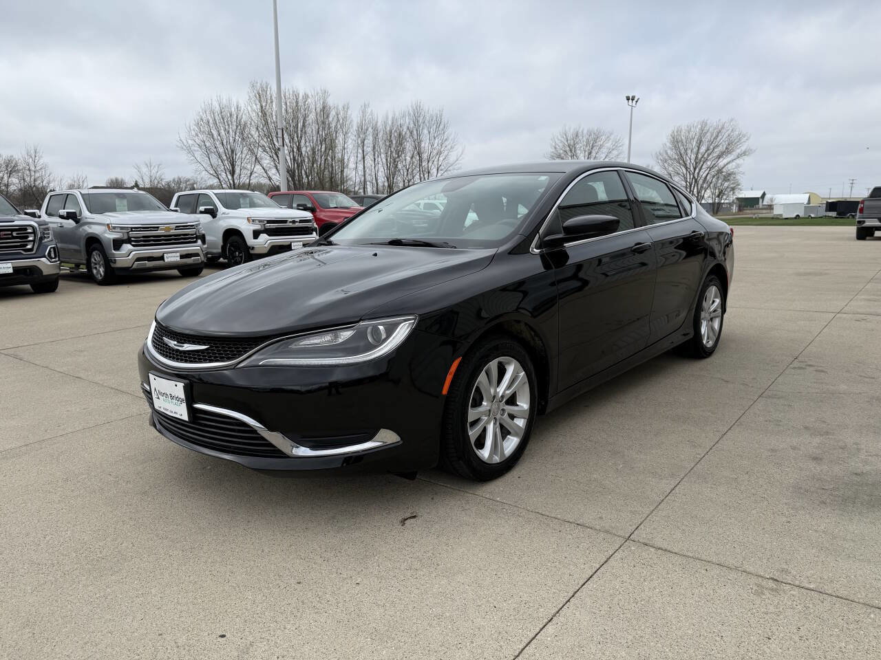 Used 2016 Chrysler 200 Limited Platinum w/ Comfort & Convenience Group image 2