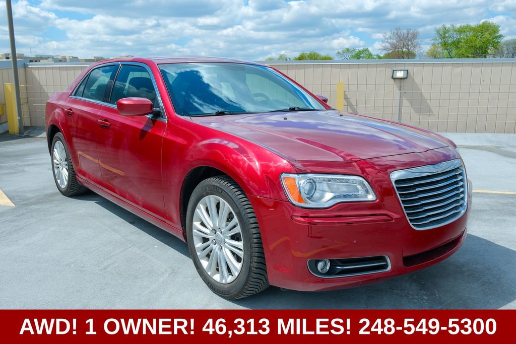 Used 2014 Chrysler 300 AWD w/ Driver Convenience Group image 11