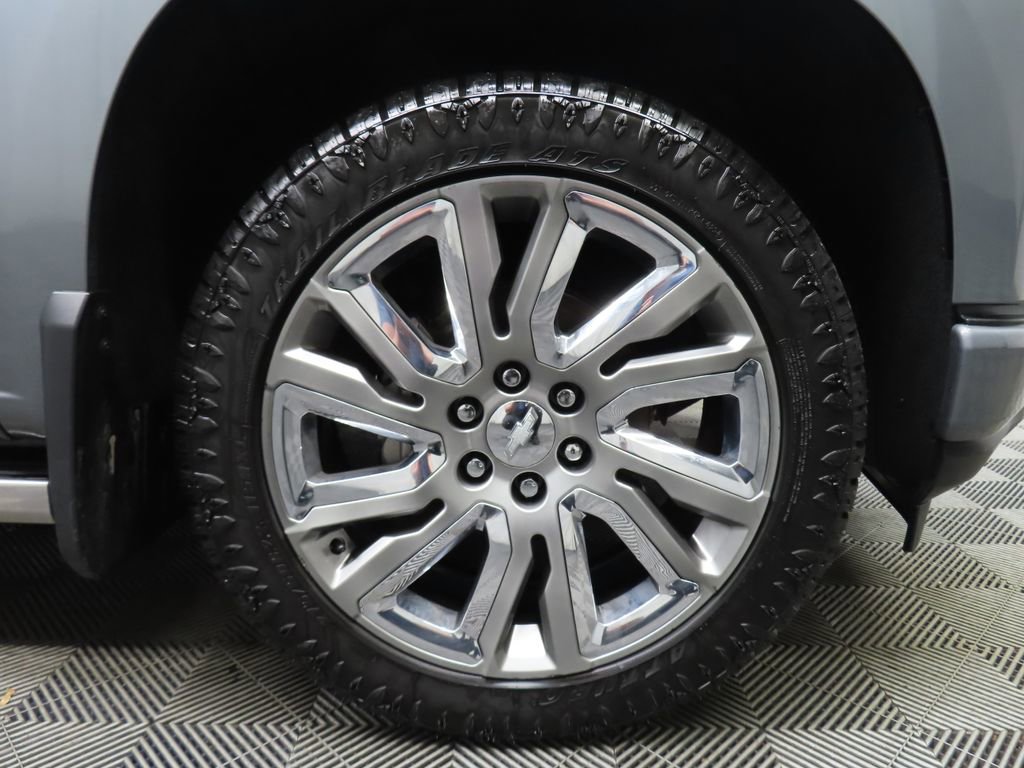 Used 2019 Chevrolet Silverado 1500 High Country w/ High Country Premium Package AWD/4WD image 10