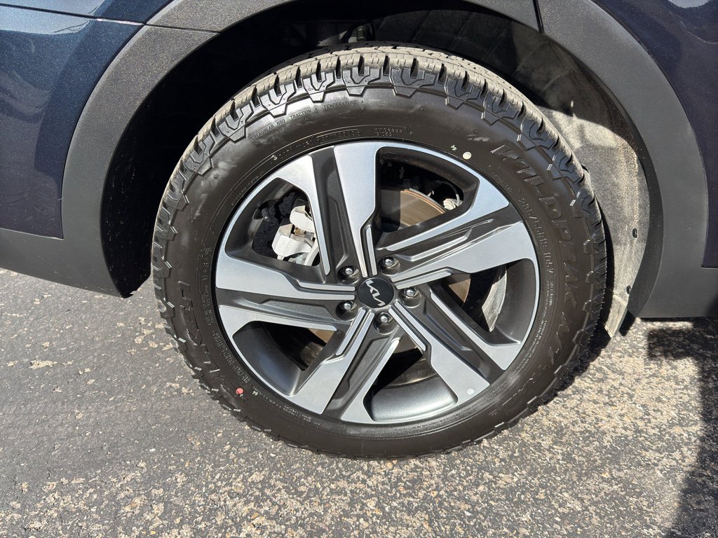 Used 2023 Kia Sorento EX image 9
