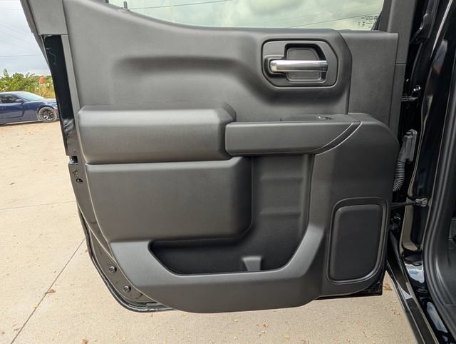 New 2026 Chevrolet Silverado 1500 Custom w/ LPO, Dark Essentials Package RWD image 8