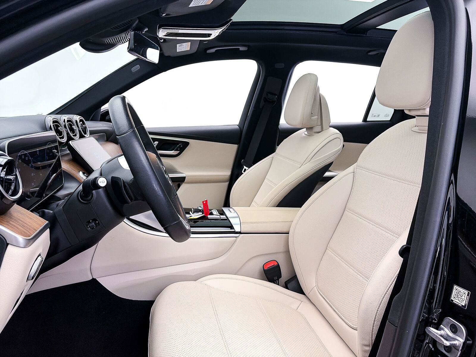 Used 2024 Mercedes-Benz GLC 300 4MATIC image 22