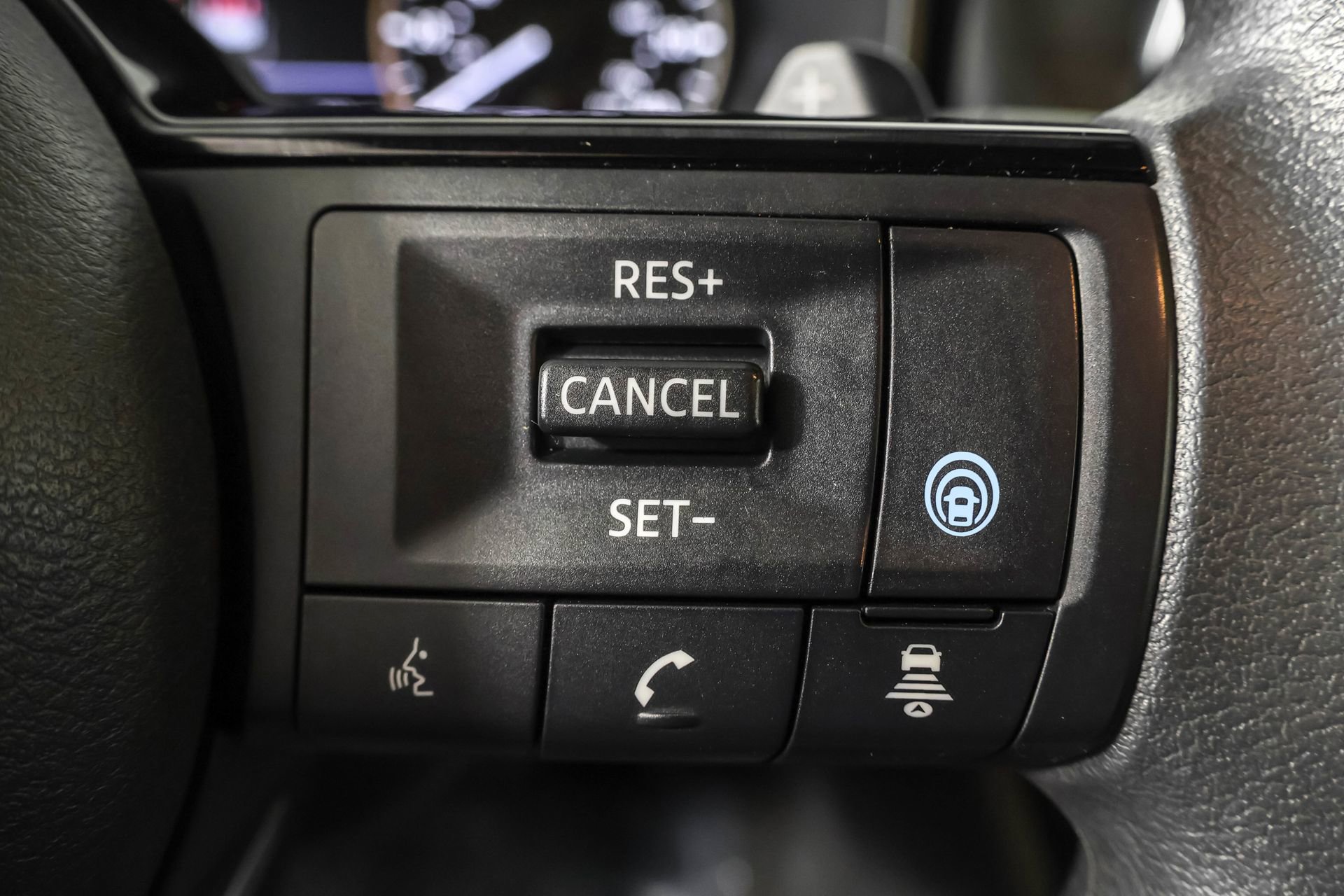 Used 2023 Nissan Rogue SV image 37