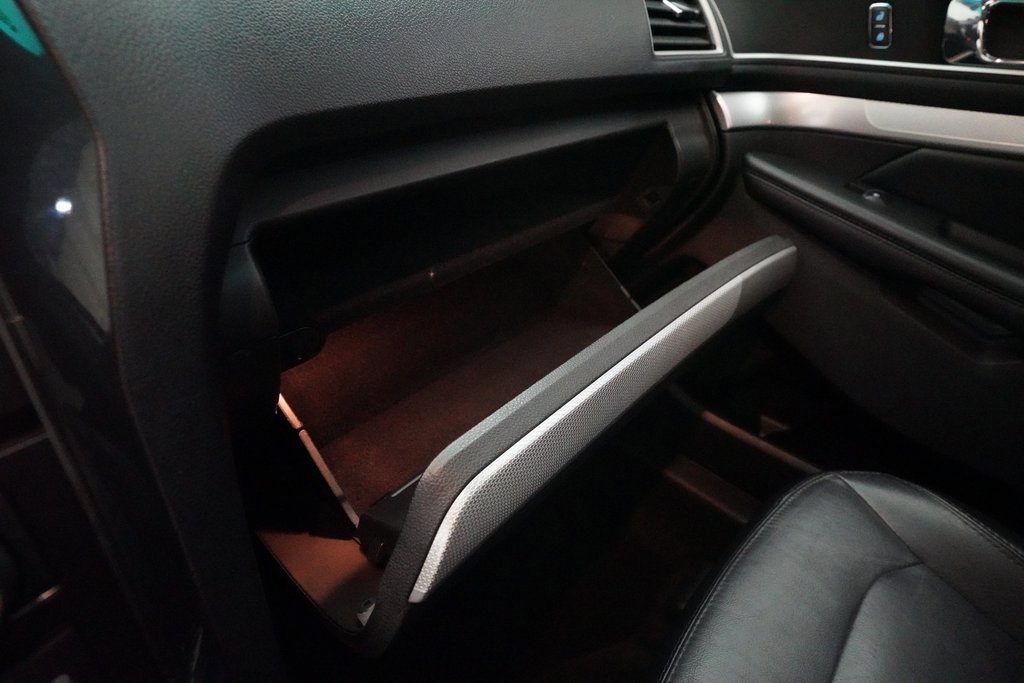 Used 2016 Ford Explorer XLT w/ Equipment Group 202A image 33