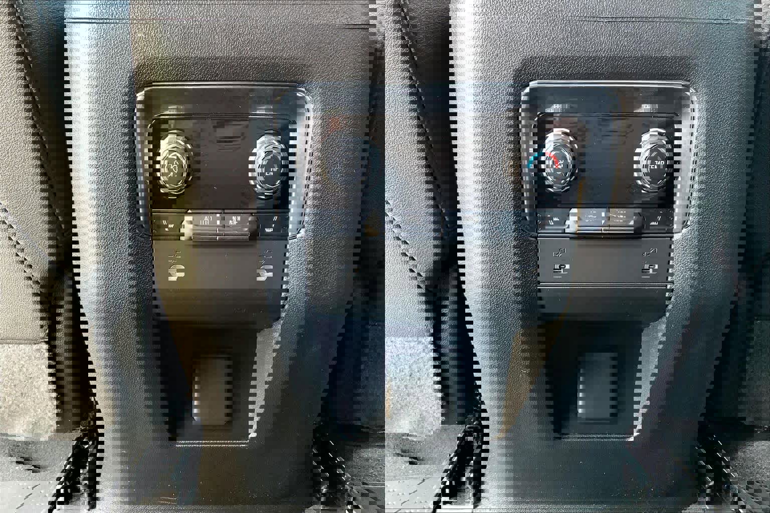 Used 2023 Chevrolet Tahoe Z71 w/ Luxury Package image 33