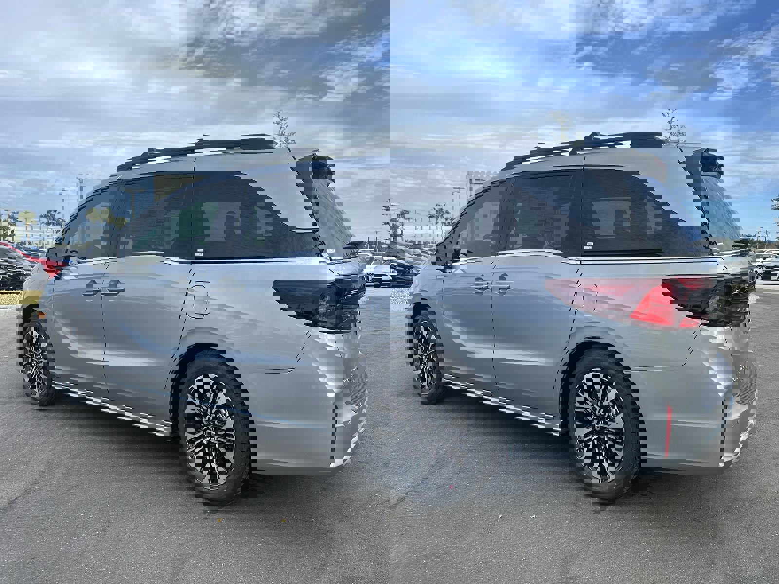 New 2026 Honda Odyssey Elite image 4