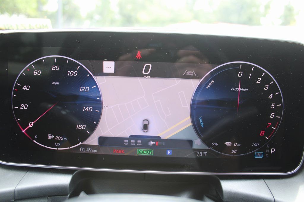 Used 2025 Mercedes-Benz GLC 350e image 32