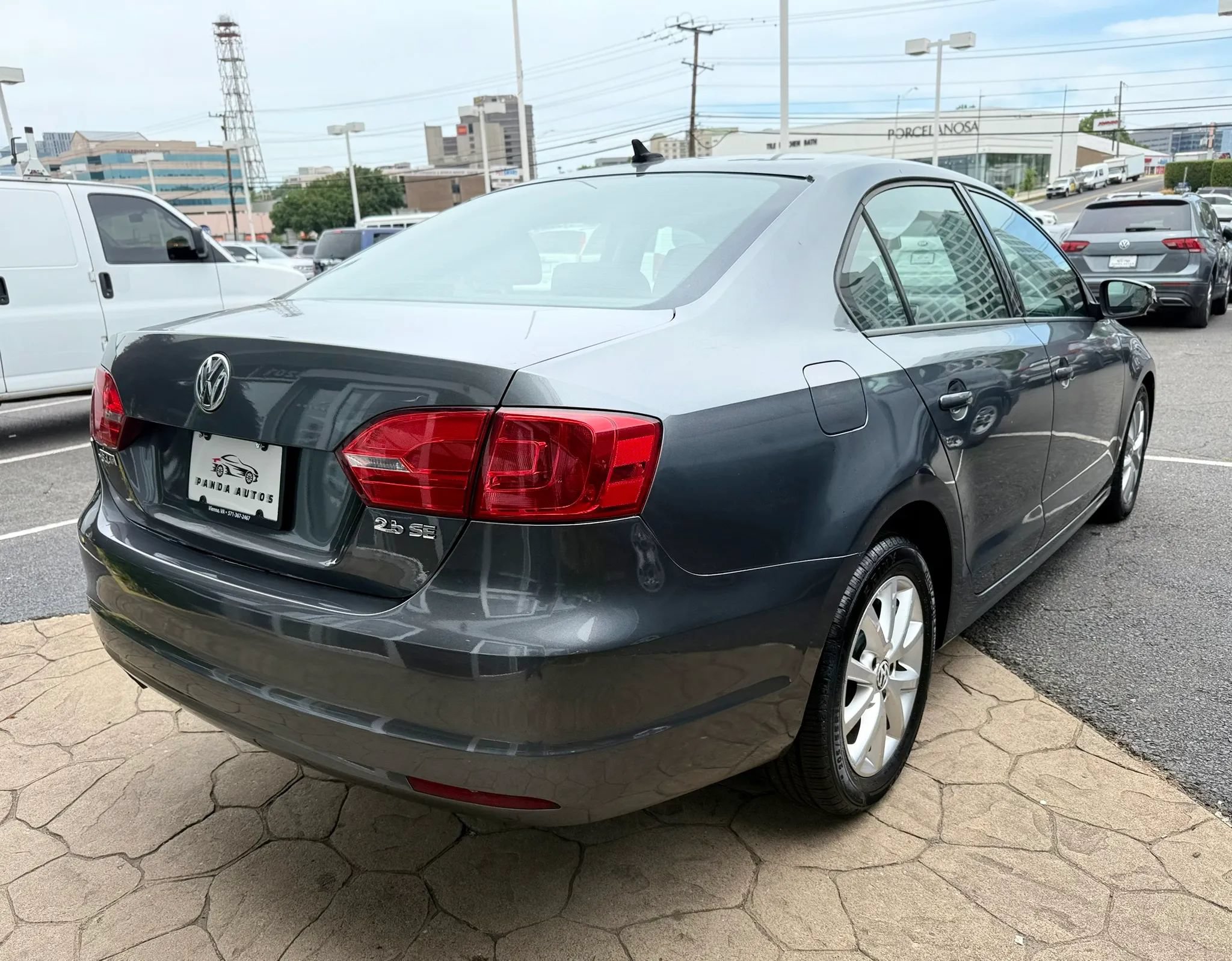 Used 2011 Volkswagen Jetta SE FWD image 7