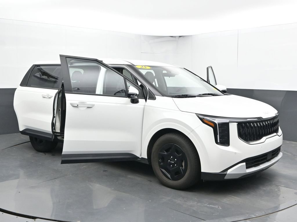 Used 2025 Kia Carnival FWD image 54