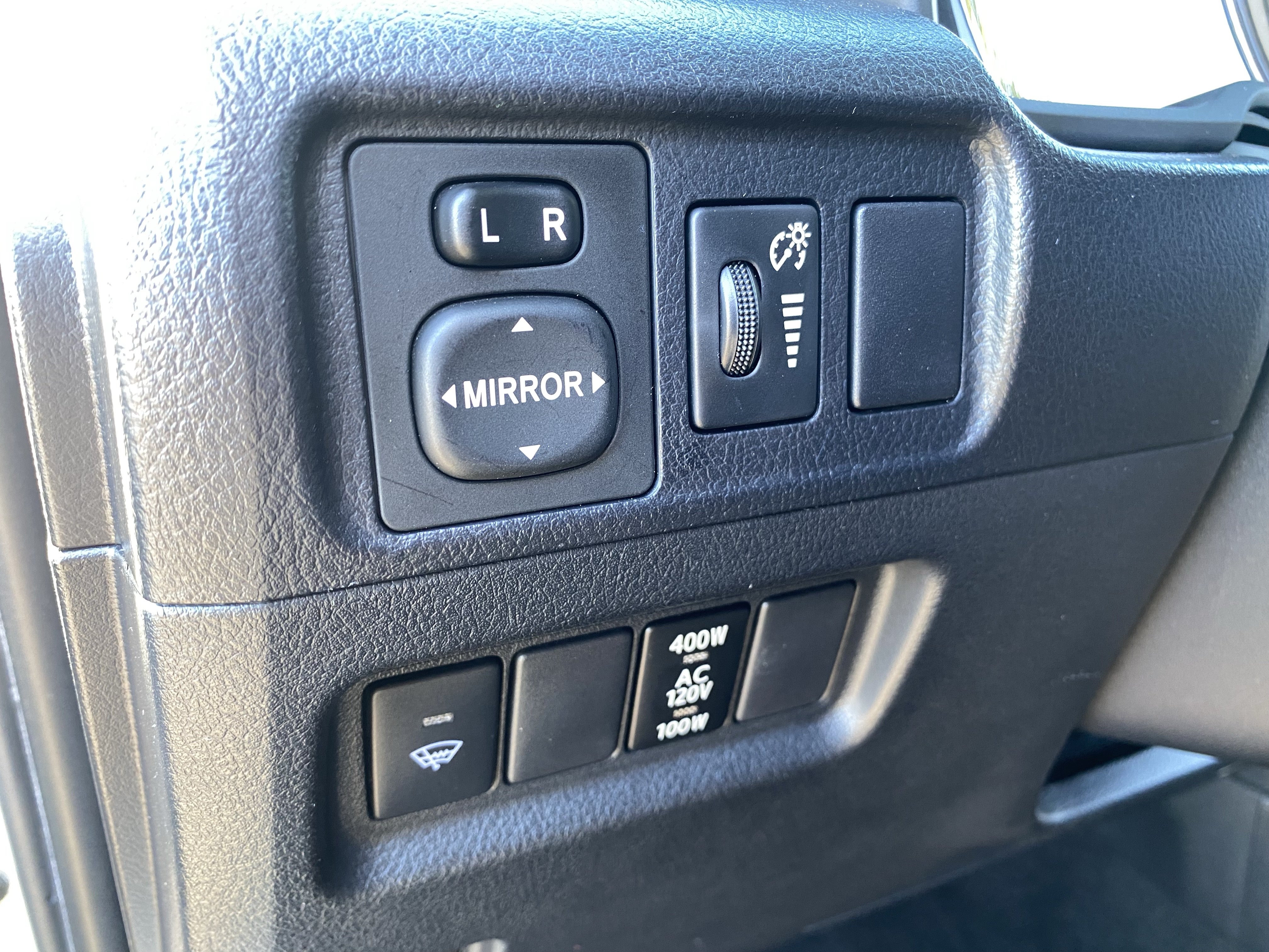 Used 2019 Toyota 4Runner SR5 AWD/4WD image 23