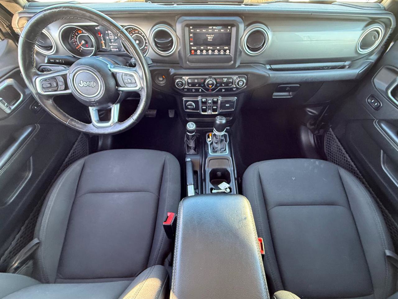 Used 2018 Jeep Wrangler Unlimited Sahara AWD/4WD image 10