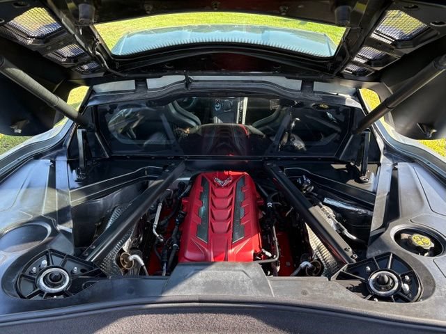 Used 2022 Chevrolet Corvette Stingray Coupe w/ Chrome Exterior Badge Package RWD image 21