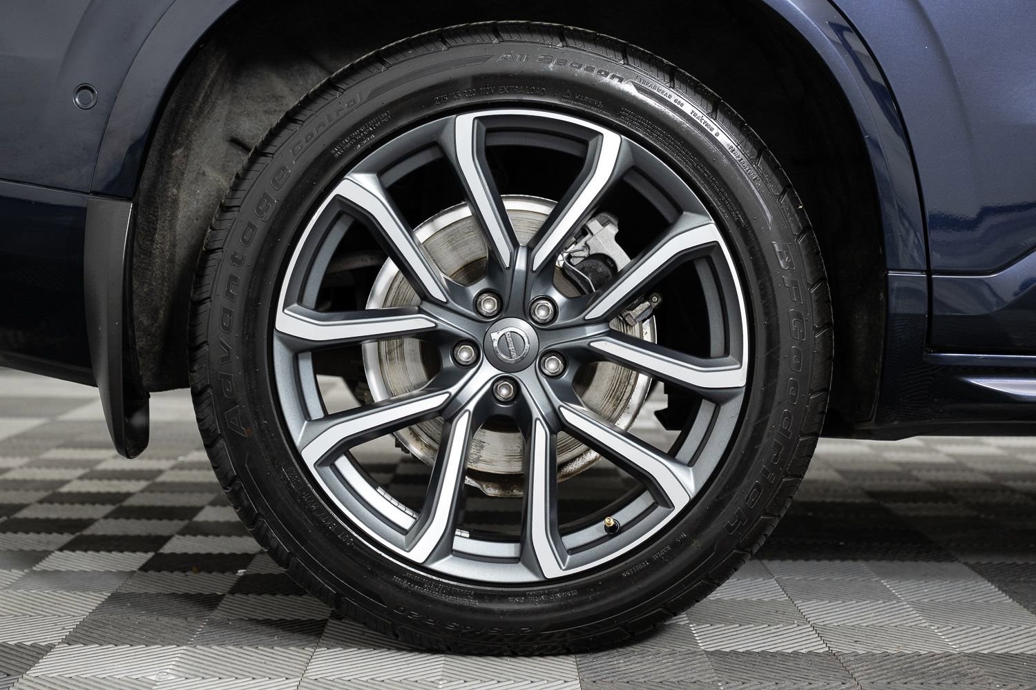 Used 2016 Volvo XC90 T6 Momentum AWD/4WD image 41