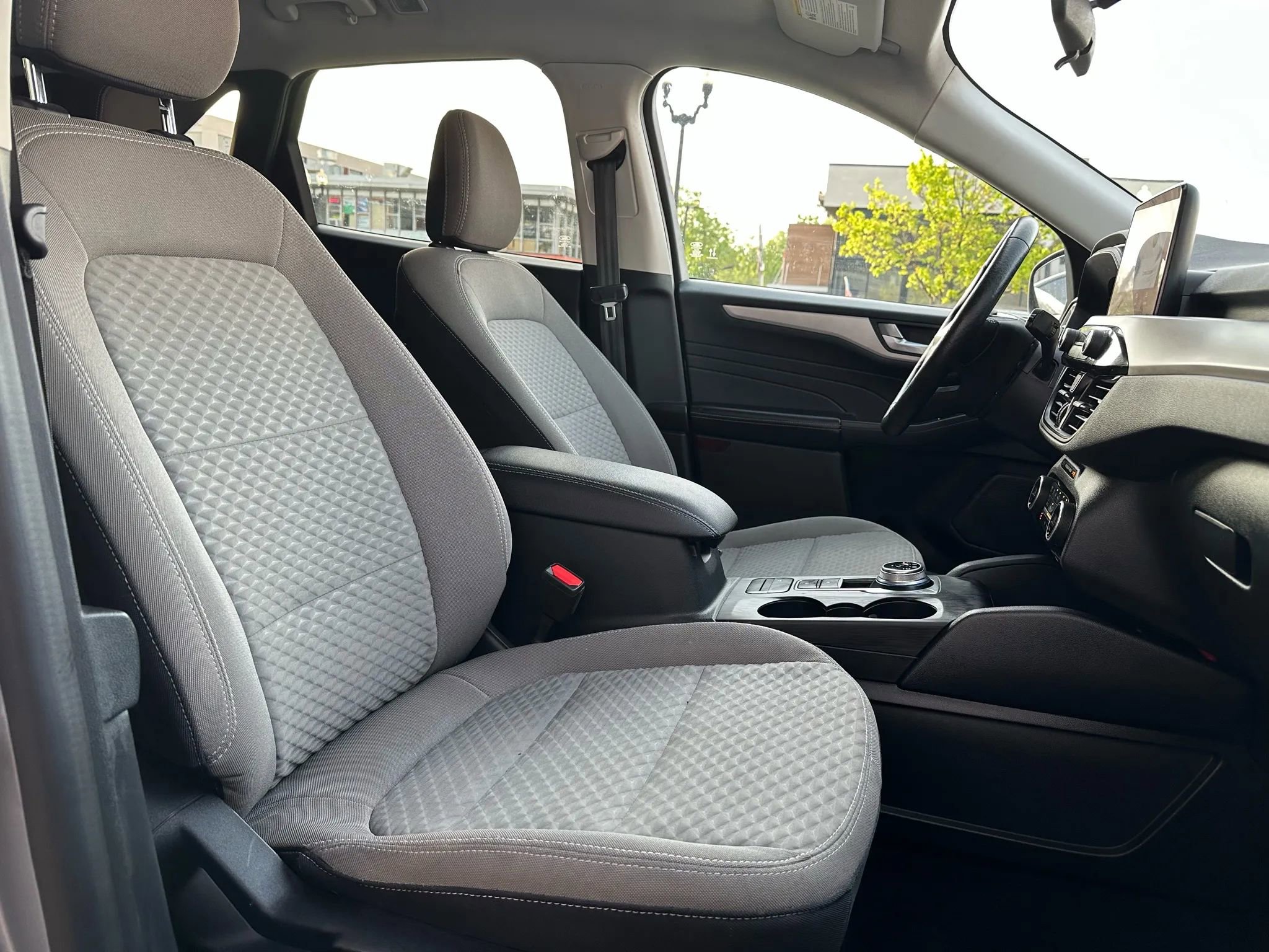 Used 2021 Ford Escape SE w/ Cold Weather Package image 16