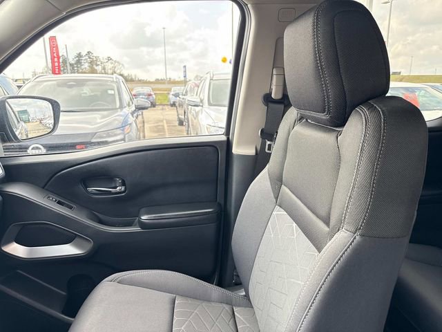 Used 2025 Nissan Frontier SV w/ Tow Package image 23