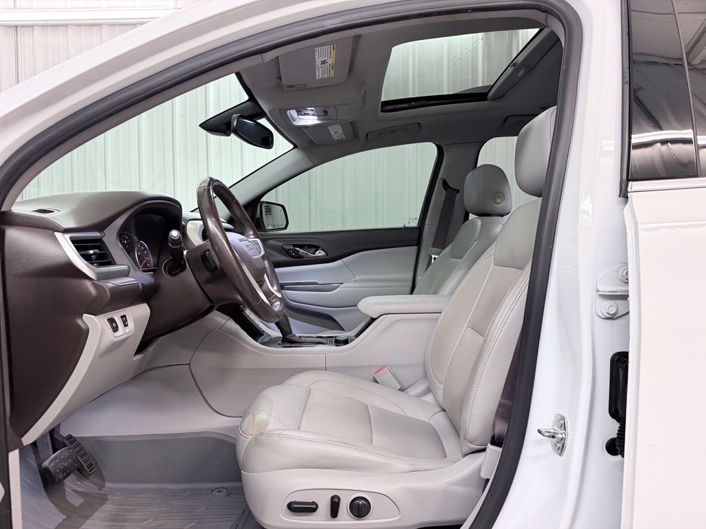 Used 2019 GMC Acadia SLT w/ LPO, Floor Liner Package FWD image 10