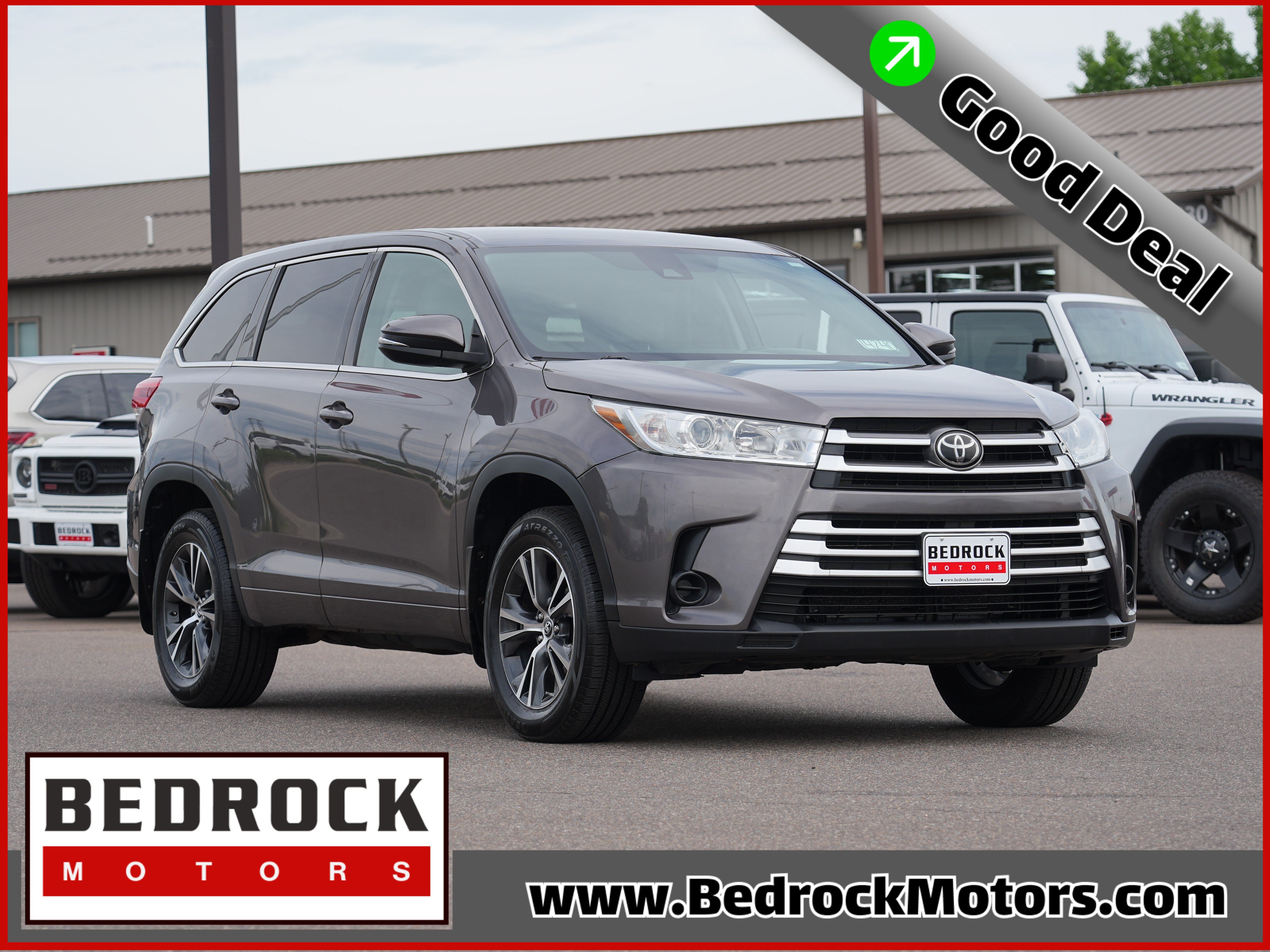 Used 2017 Toyota Highlander LE w/ Carpet Mat Package AWD/4WD image 1