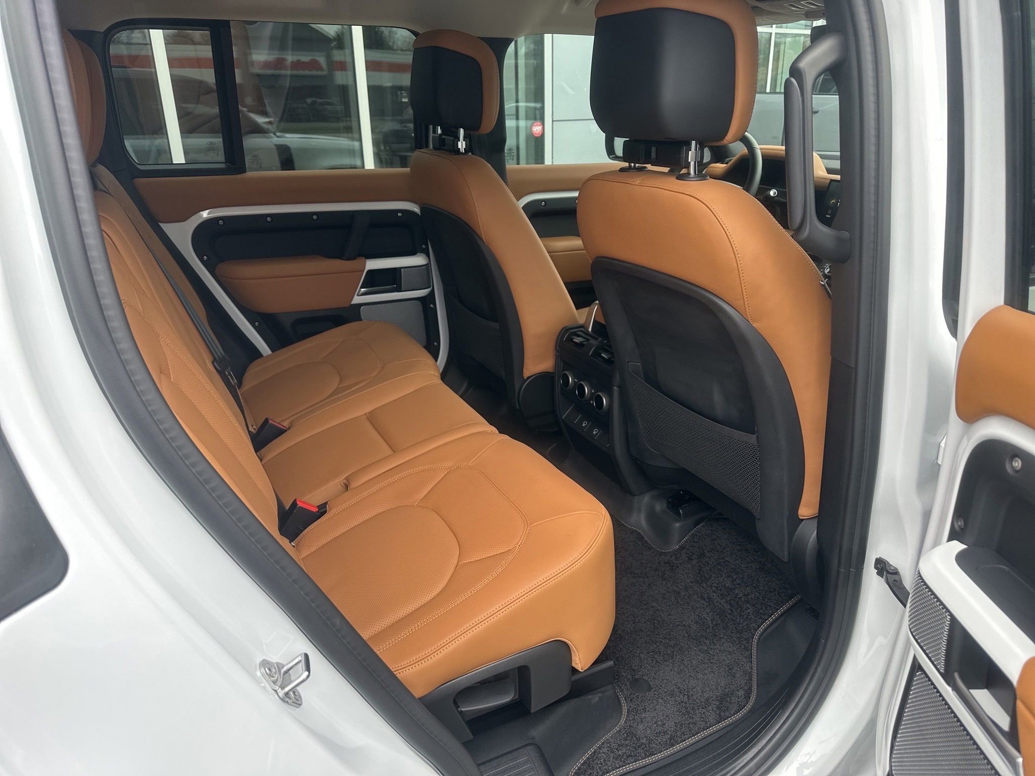 Used 2024 Land Rover Defender 130 S image 24