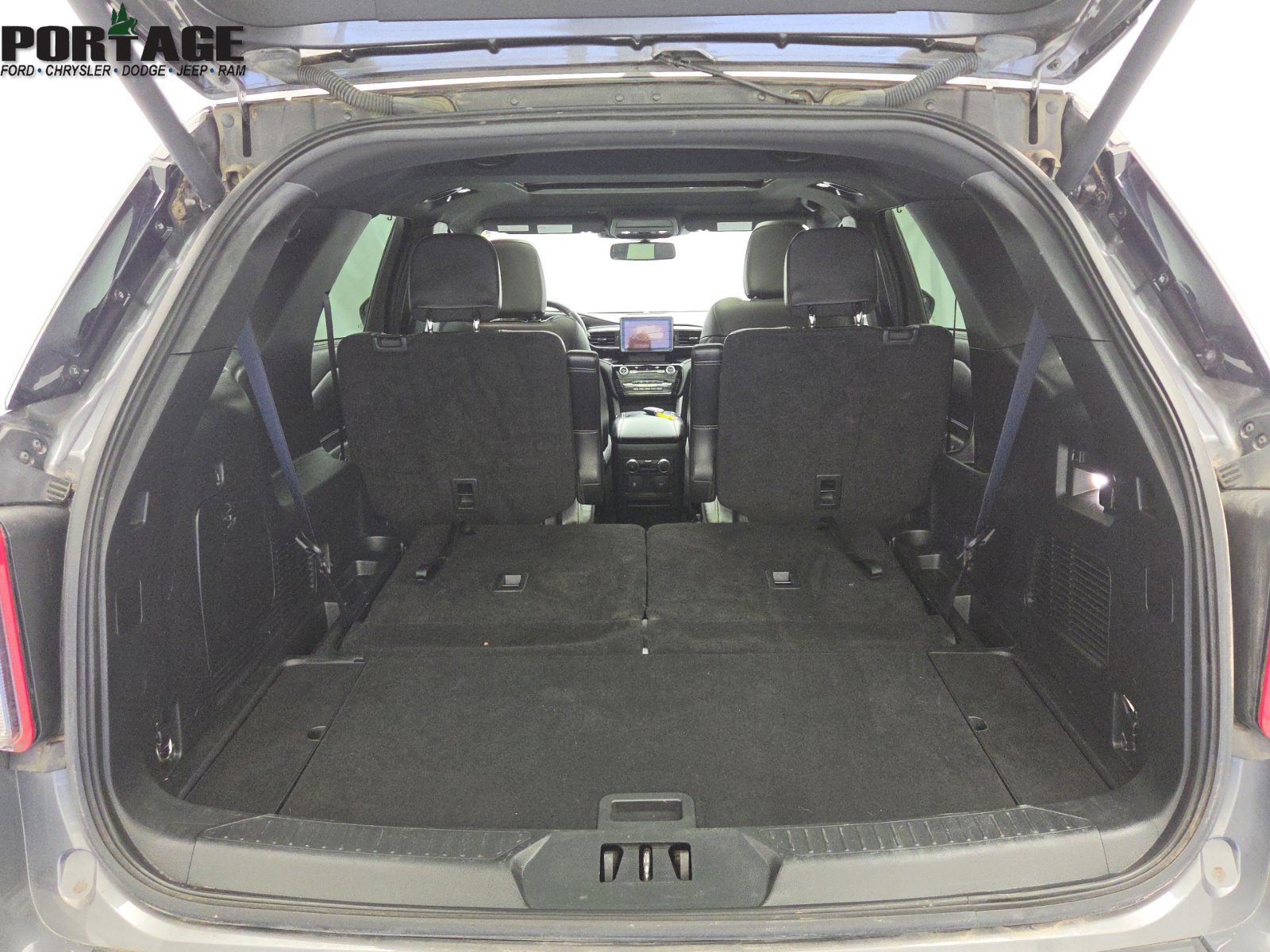 Used 2023 Ford Explorer ST AWD/4WD image 35