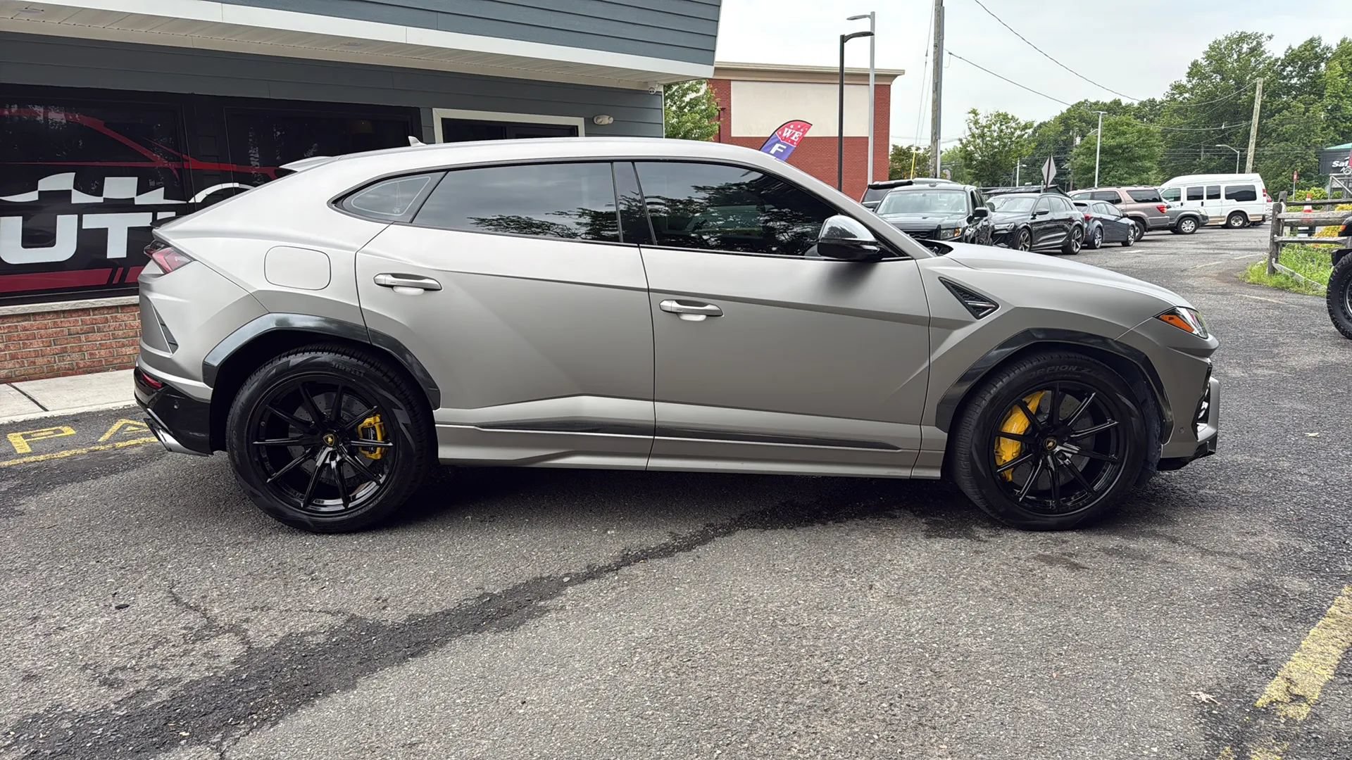 Used 2019 Lamborghini Urus AWD/4WD image 4